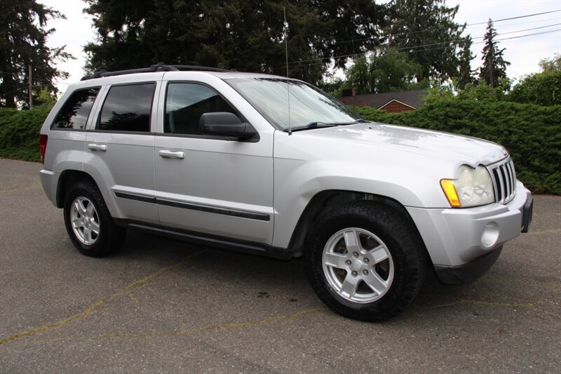 Used 2007 Jeep Grand Cherokee Laredo RWD image 2