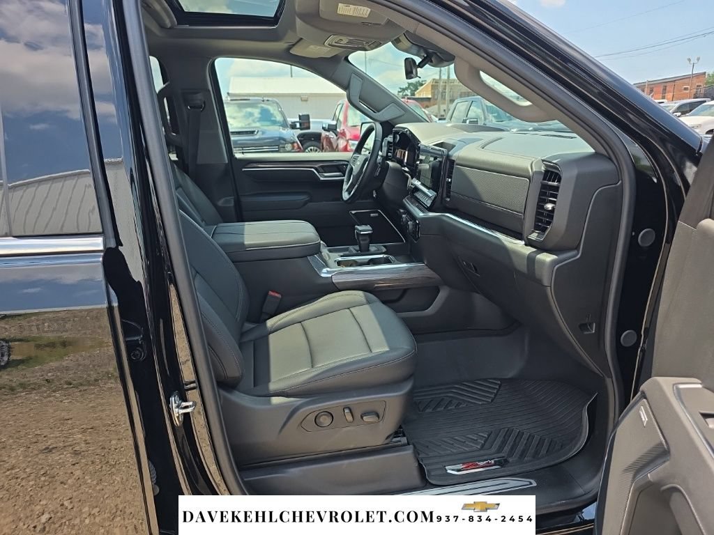 Used 2025 Chevrolet Silverado 1500 LTZ w/ LTZ Premium Package AWD/4WD image 28