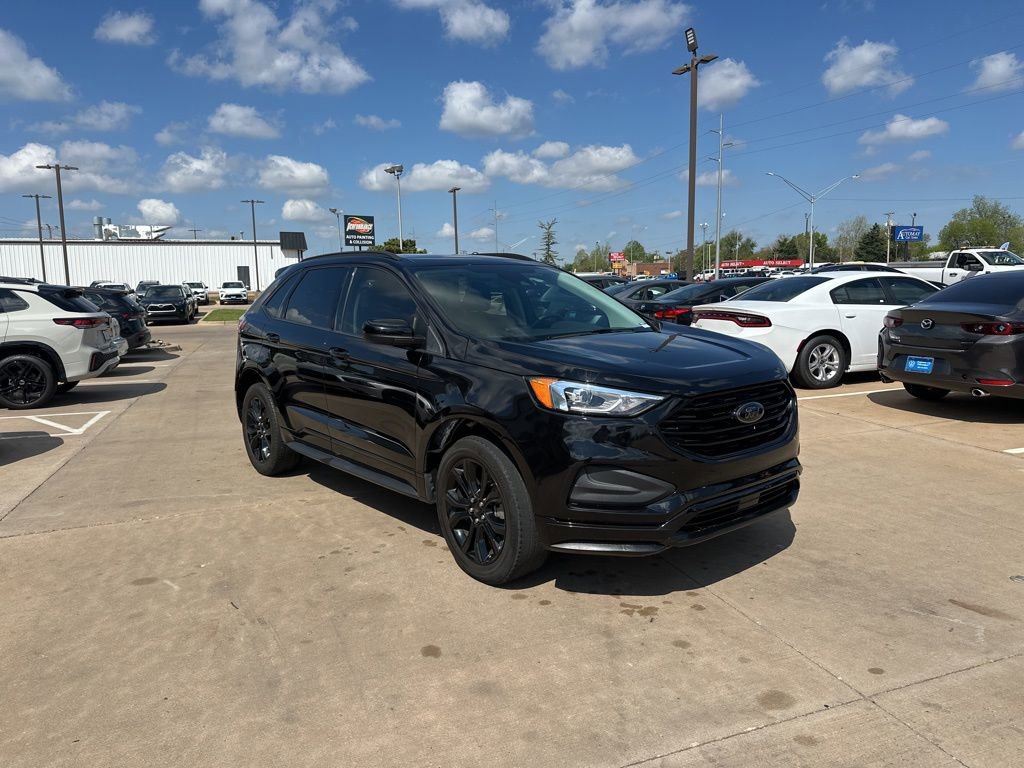 Used 2023 Ford Edge SE w/ Black Appearance Package AWD/4WD image 3