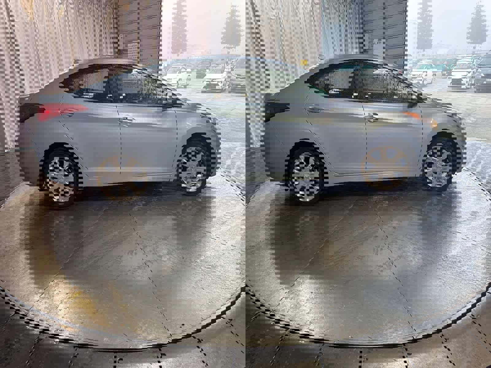 Used 2013 Hyundai Elantra Limited w/ Technology Pkg image 3