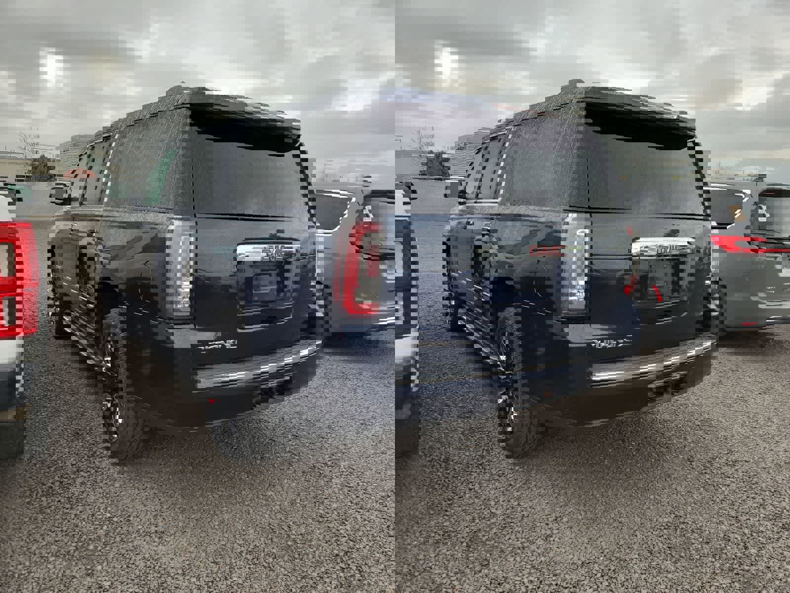 Used 2017 GMC Yukon XL Denali w/ Open Road Package image 3