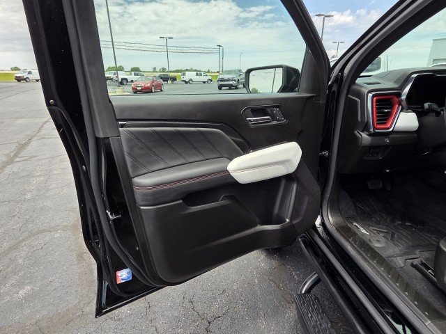 Used 2026 GMC Canyon AT4X AWD/4WD image 25