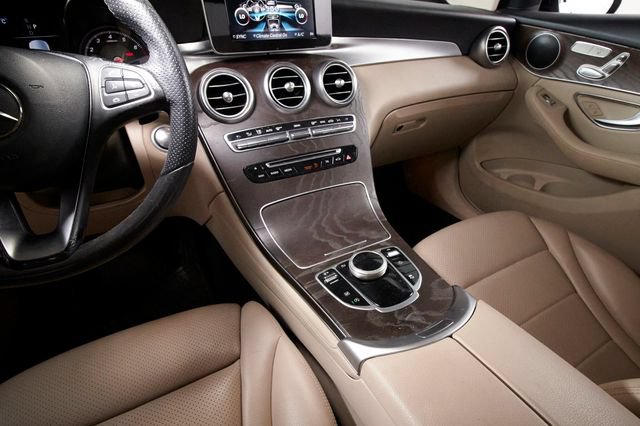 Used 2018 Mercedes-Benz GLC 300 4MATIC image 9