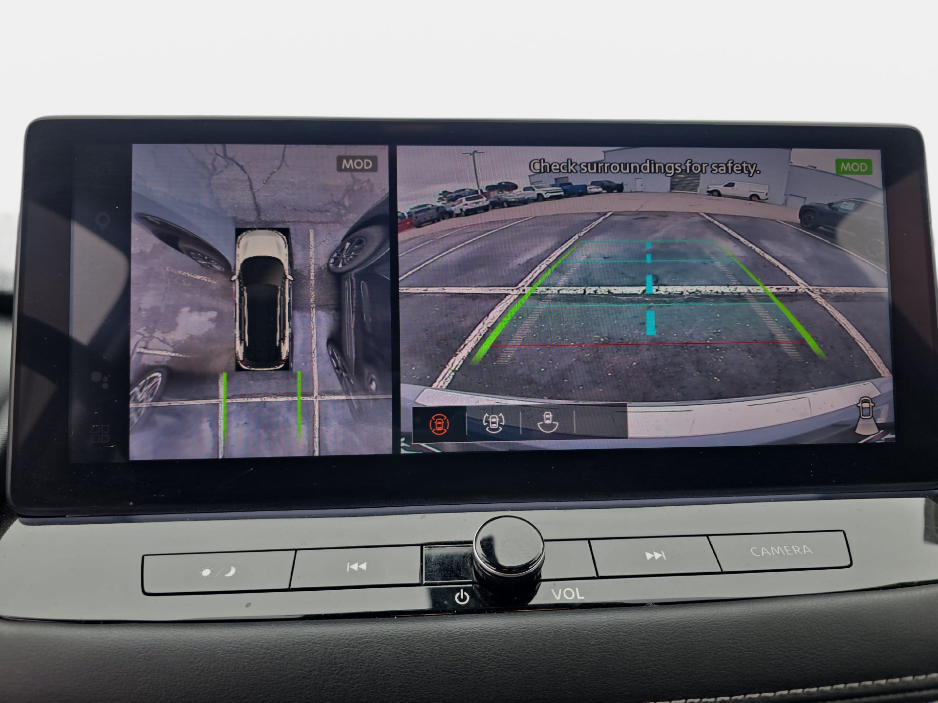 Used 2025 Nissan Rogue Platinum FWD image 23