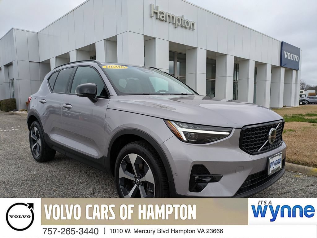 New 2026 Volvo XC40 B5 Plus w/ Protection Package Premier