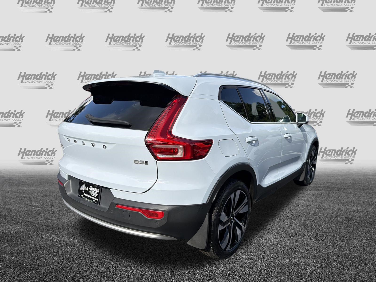 Certified 2024 Volvo XC40 B5 Ultimate w/ Protection Package Premier AWD/4WD image 10