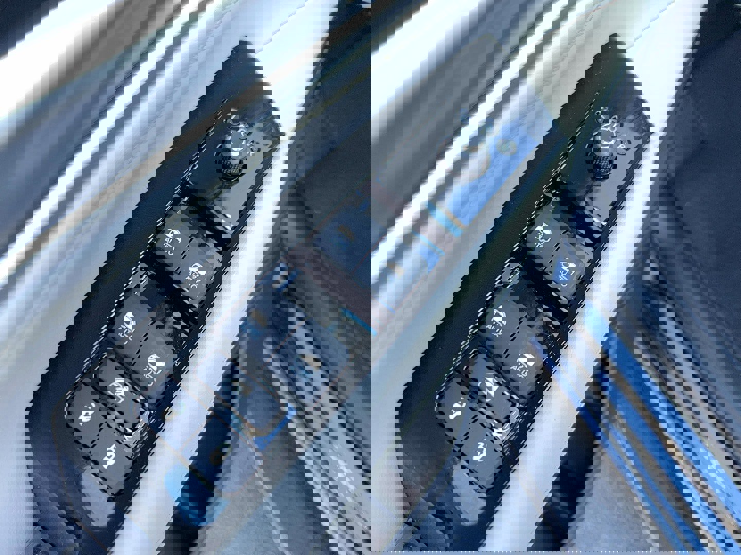 New 2026 Jeep Grand Wagoneer L 4X4 w/ HD Trailer Tow Package image 12