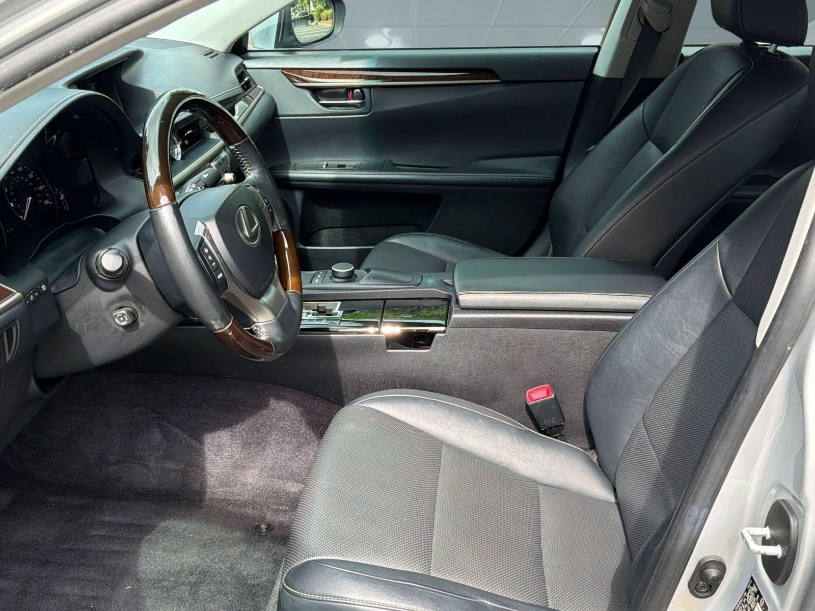 Used 2015 Lexus ES 350 w/ Premium Package FWD image 5