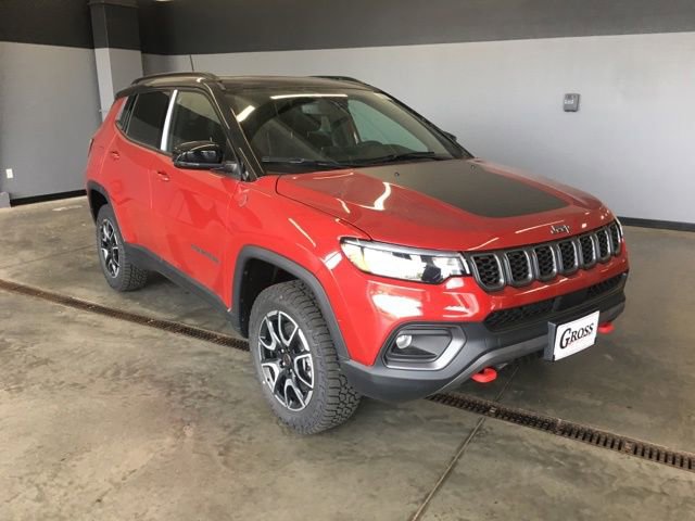 New 2026 Jeep Compass Trailhawk w/ Sun, Sound & Navigation Group image 2