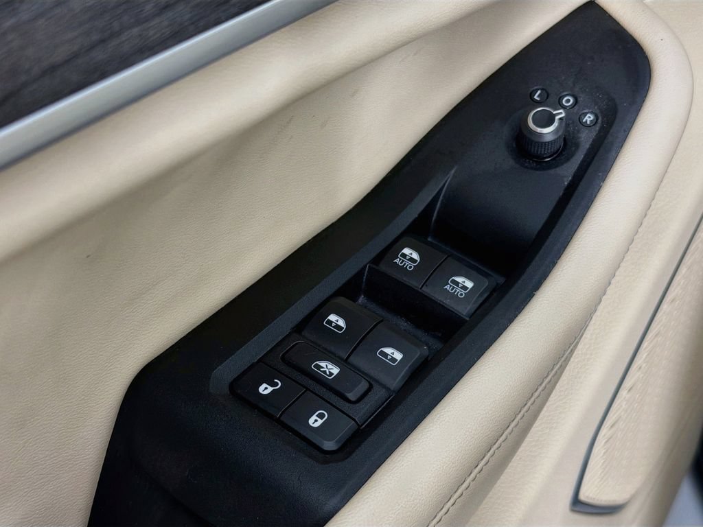 Used 2022 Jeep Grand Cherokee L Limited AWD/4WD image 17