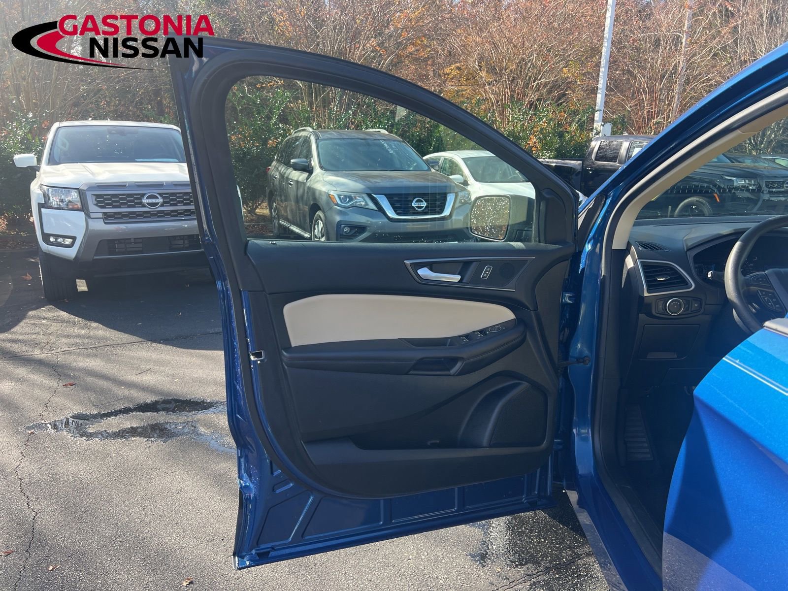 Used 2022 Ford Edge SE image 35