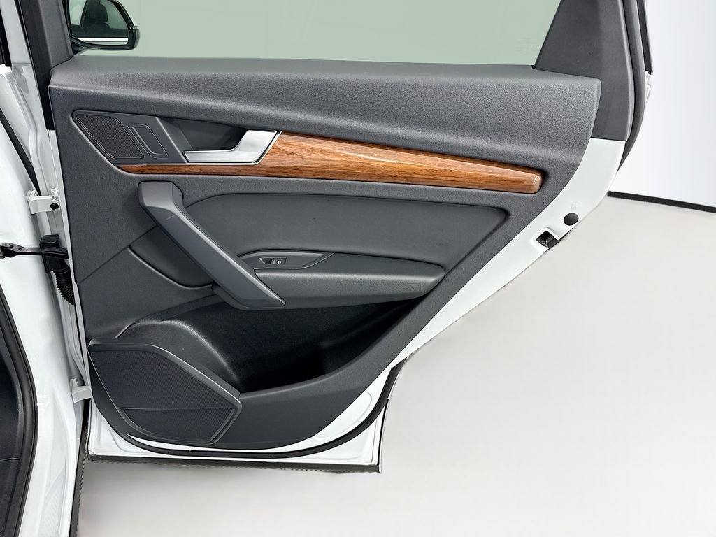 Used 2023 Audi Q5 2.0T Premium image 25