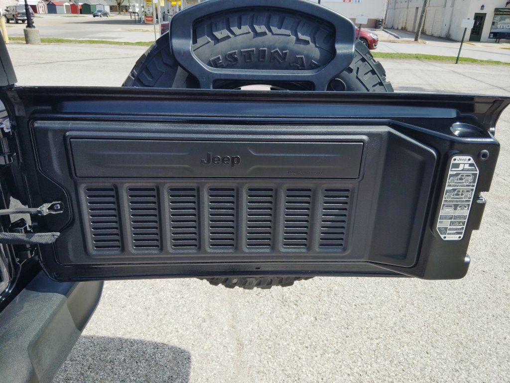 Used 2021 Jeep Wrangler Unlimited Sport AWD/4WD image 28