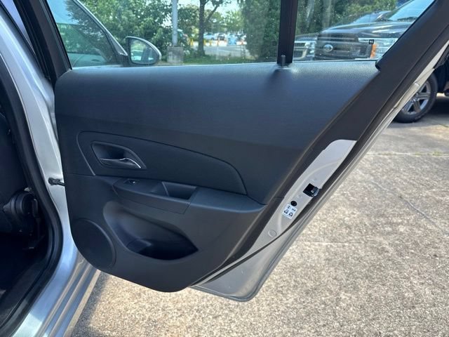 Used 2016 Chevrolet Cruze LT FWD image 16