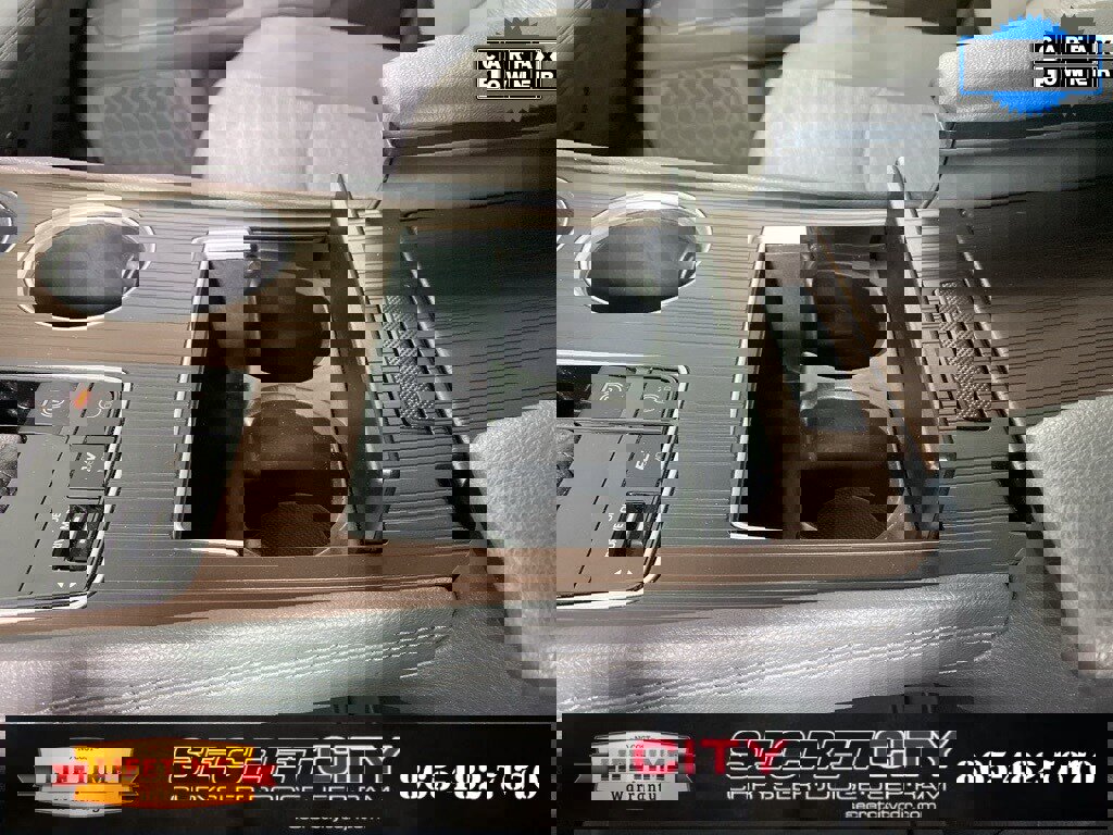 Used 2024 Toyota Sienna LE image 23