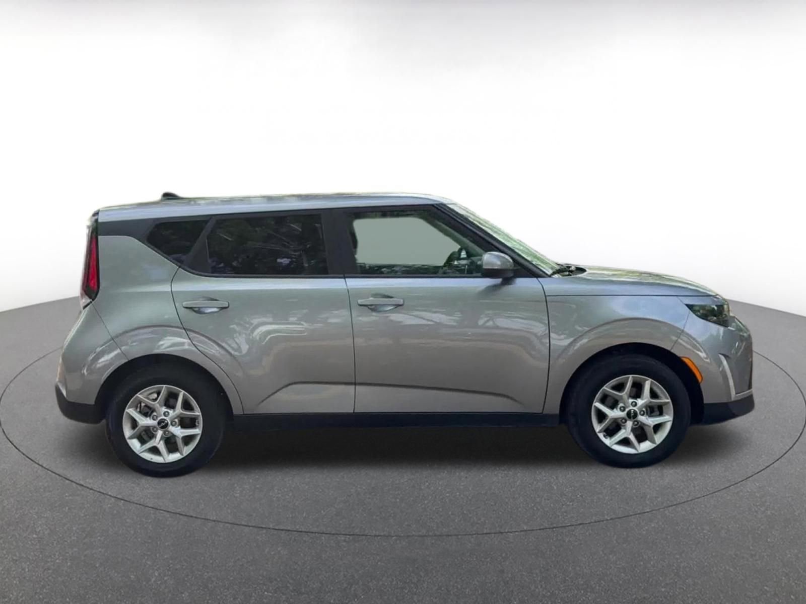 Used 2025 Kia Soul LX w/ LX Technology Package image 17