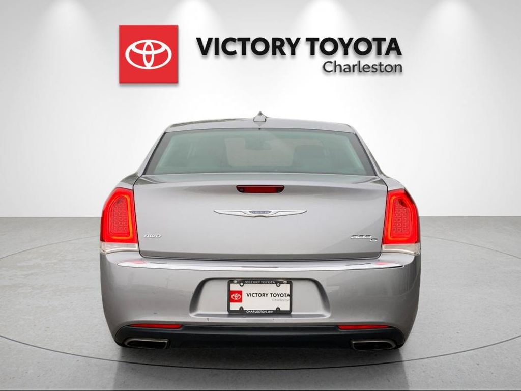 Used 2017 Chrysler 300 C AWD/4WD image 4