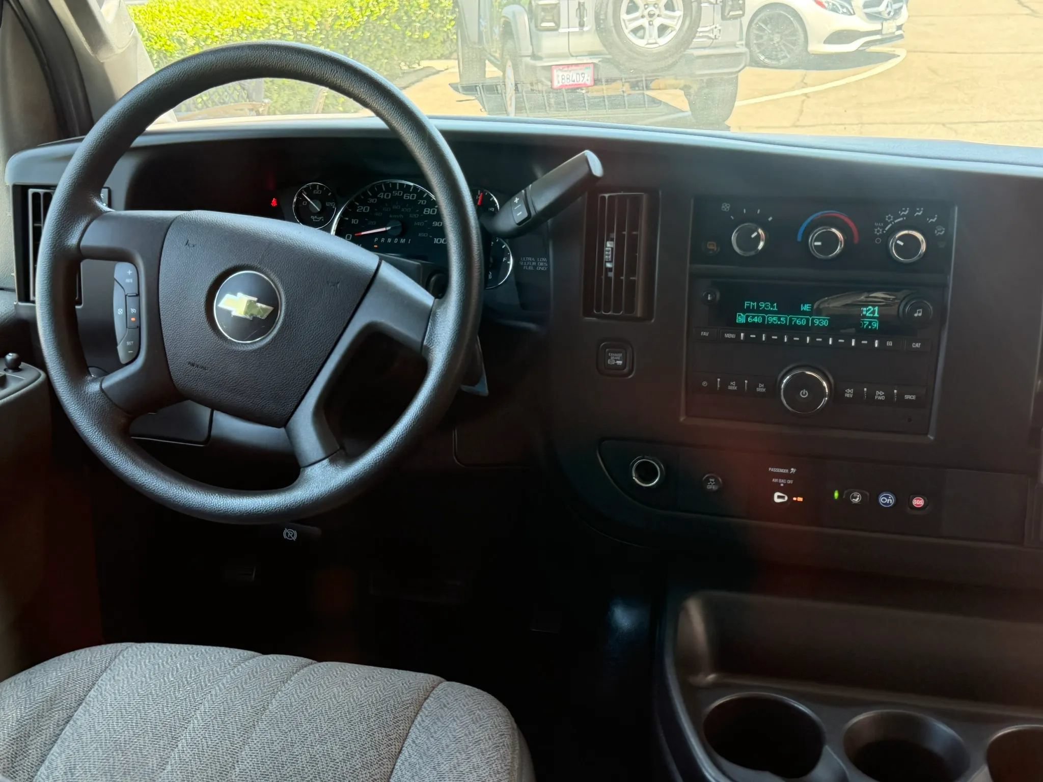 Used 2022 Chevrolet Express 2500 w/ Driver Convenience Package RWD image 20