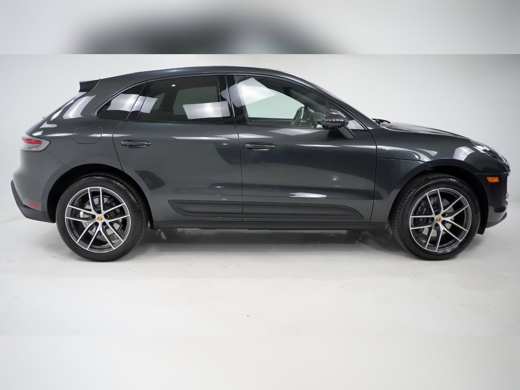 Certified 2025 Porsche Macan image 9