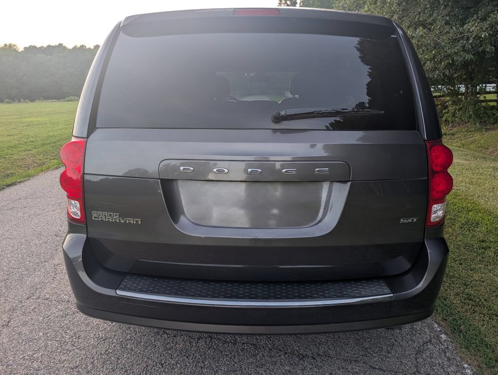 Used 2020 Dodge Grand Caravan SXT FWD image 4