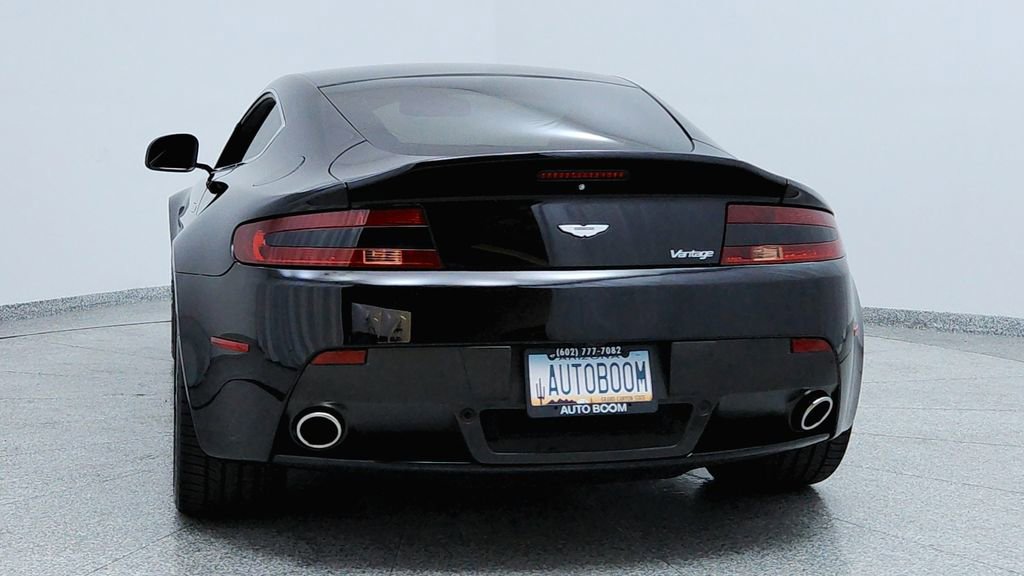 Used 2015 Aston Martin V8 Vantage Coupe image 4