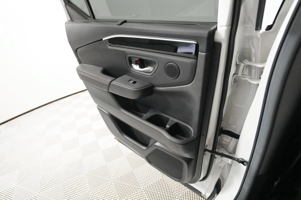 Used 2025 Honda Pilot Touring image 14