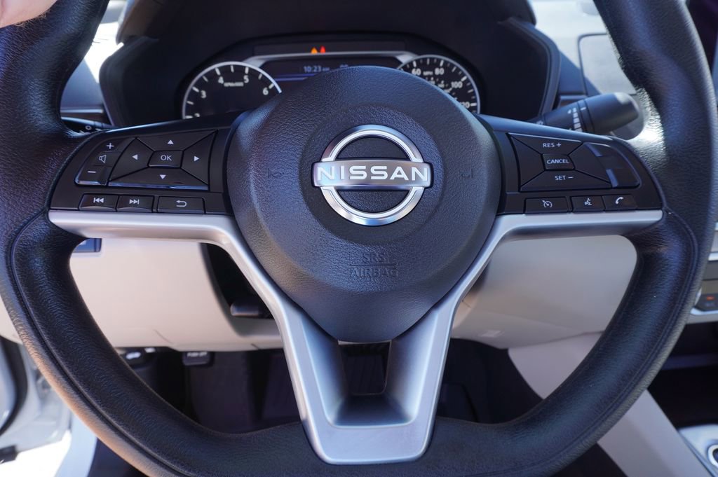 Certified 2025 Nissan Altima 2.5 SV FWD image 17