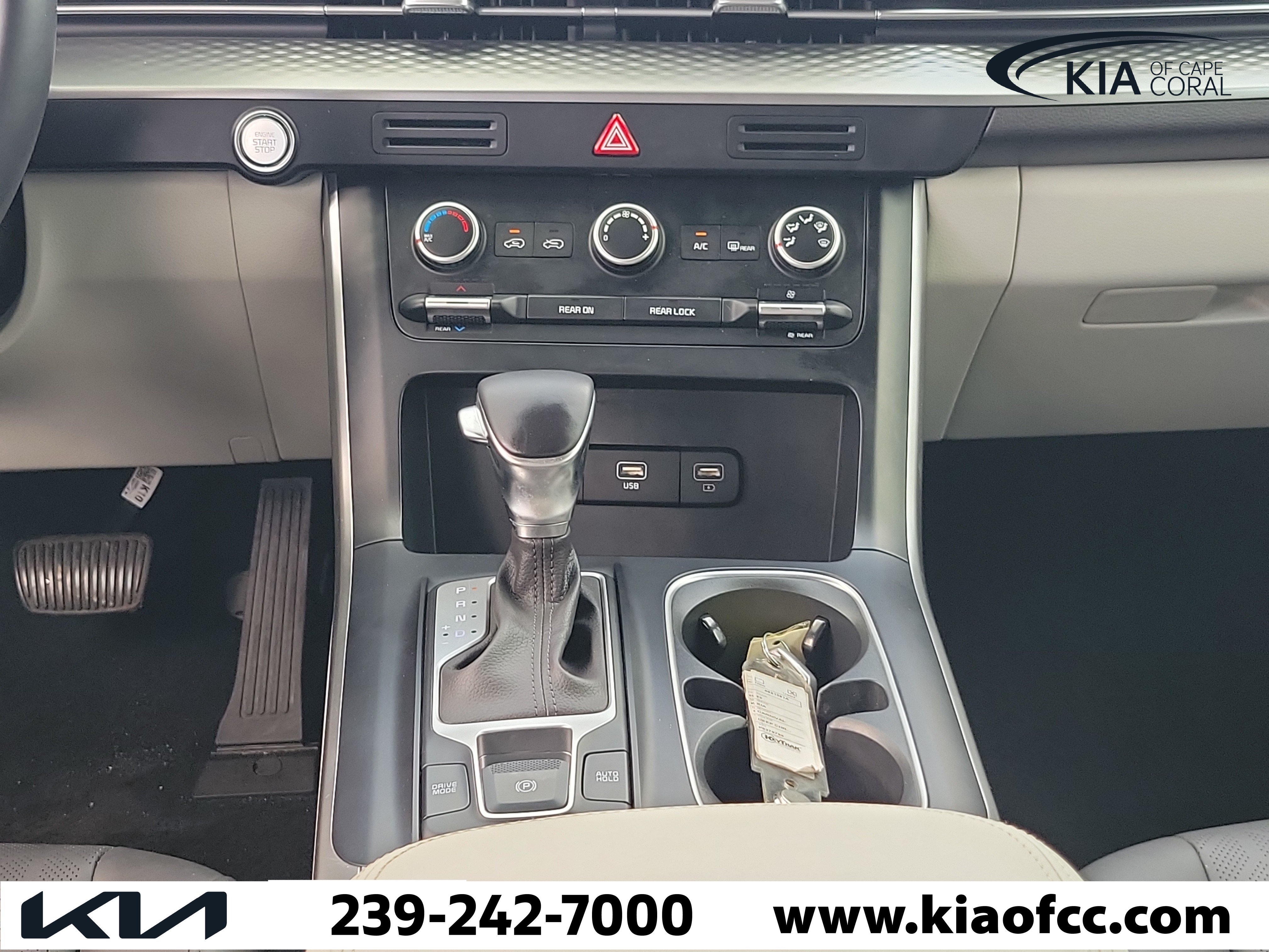 Certified 2023 Kia Carnival LX FWD image 19