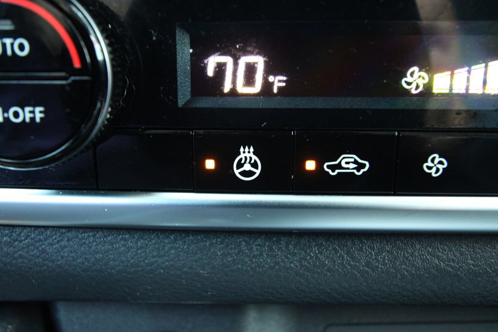 Used 2023 Nissan Rogue S AWD/4WD image 13