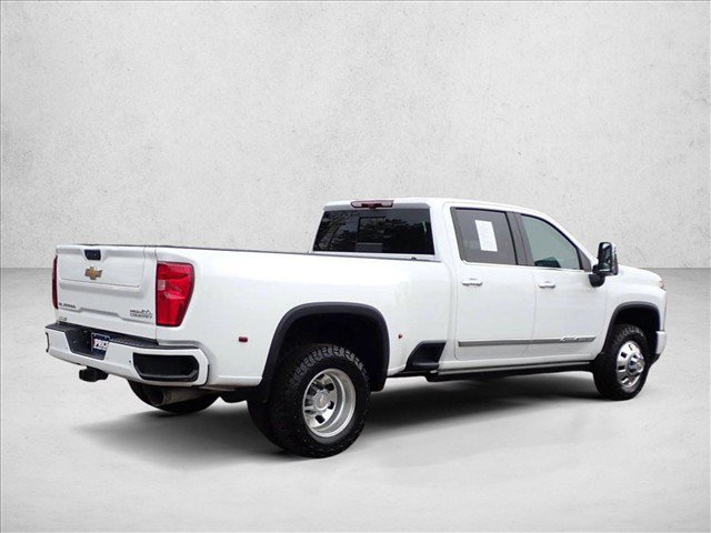 Used 2024 Chevrolet Silverado 3500 High Country w/ High Country Premium Package AWD/4WD image 4