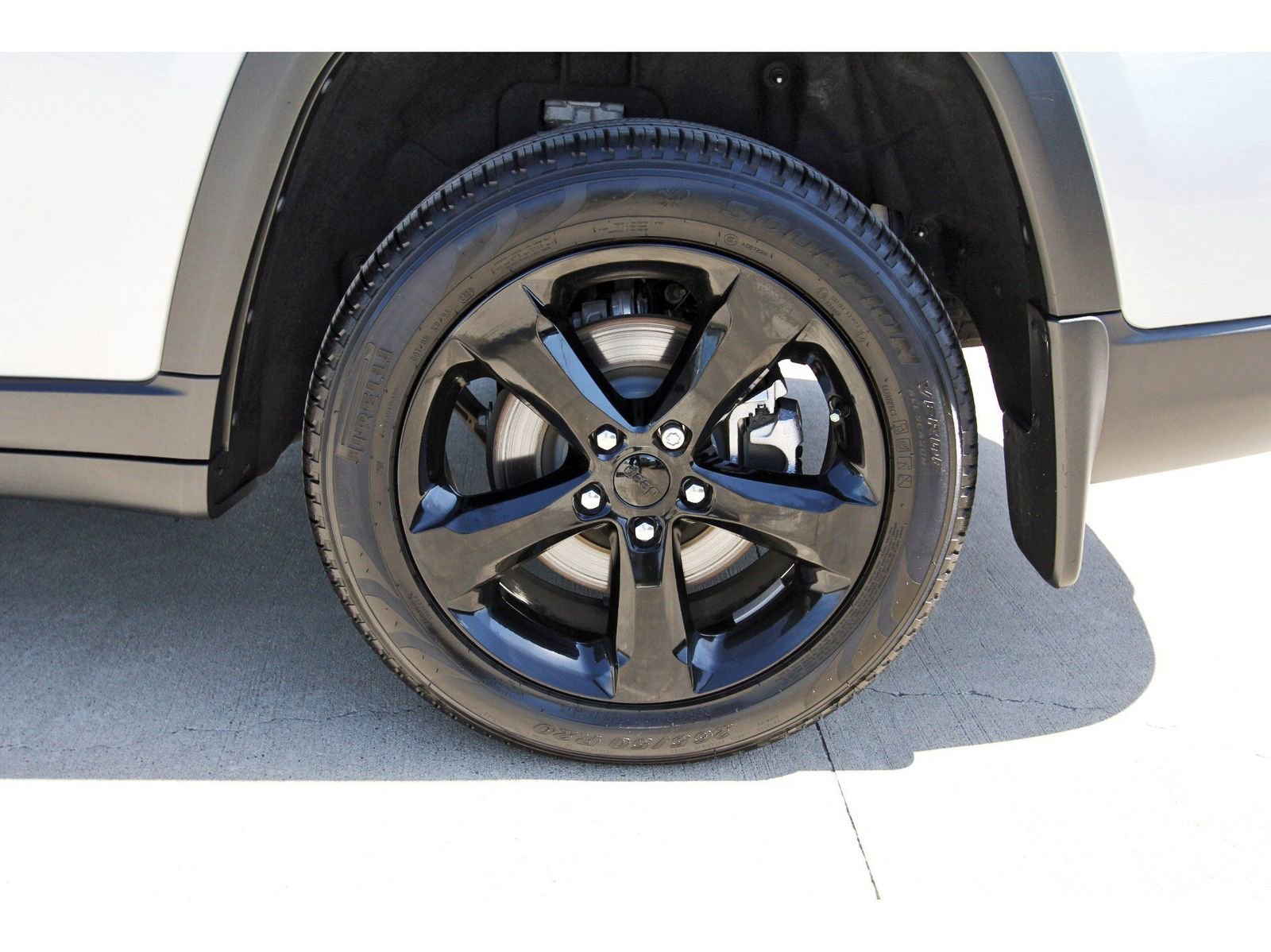 Used 2025 Jeep Grand Cherokee L Limited w/ Black Appearance Package image 31