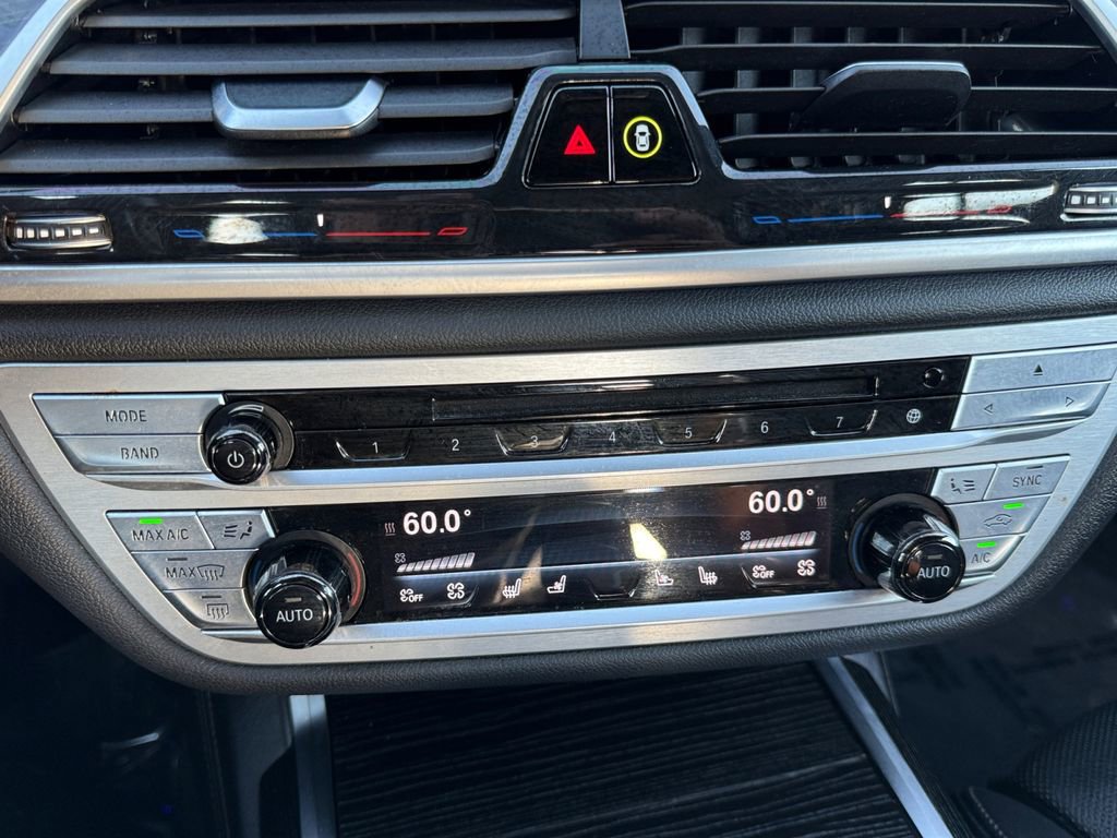 Used 2018 BMW 750i xDrive image 17