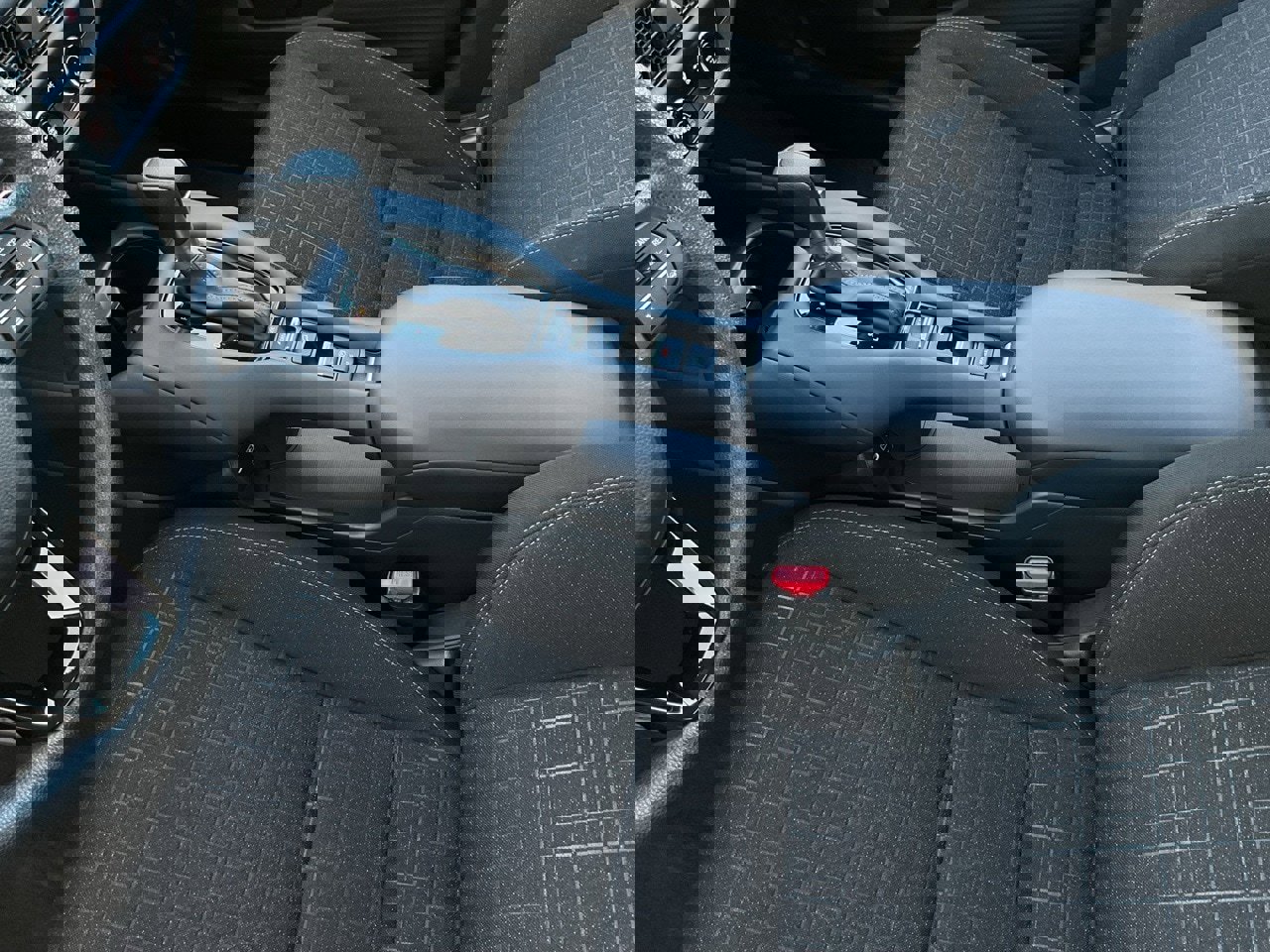 Used 2025 Honda HR-V LX image 36