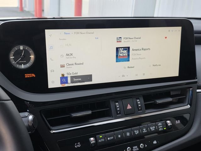 Certified 2025 Lexus ES 350 w/ Premium Package image 17