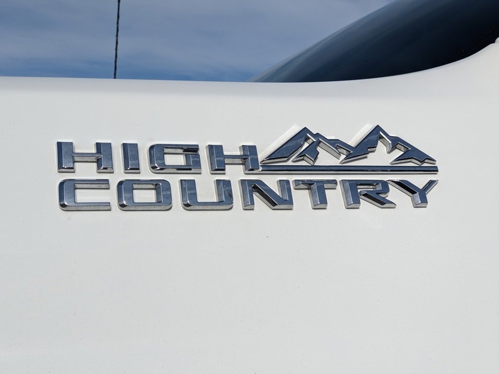 Used 2022 Chevrolet Silverado 2500 High Country w/ Safety Package II image 29
