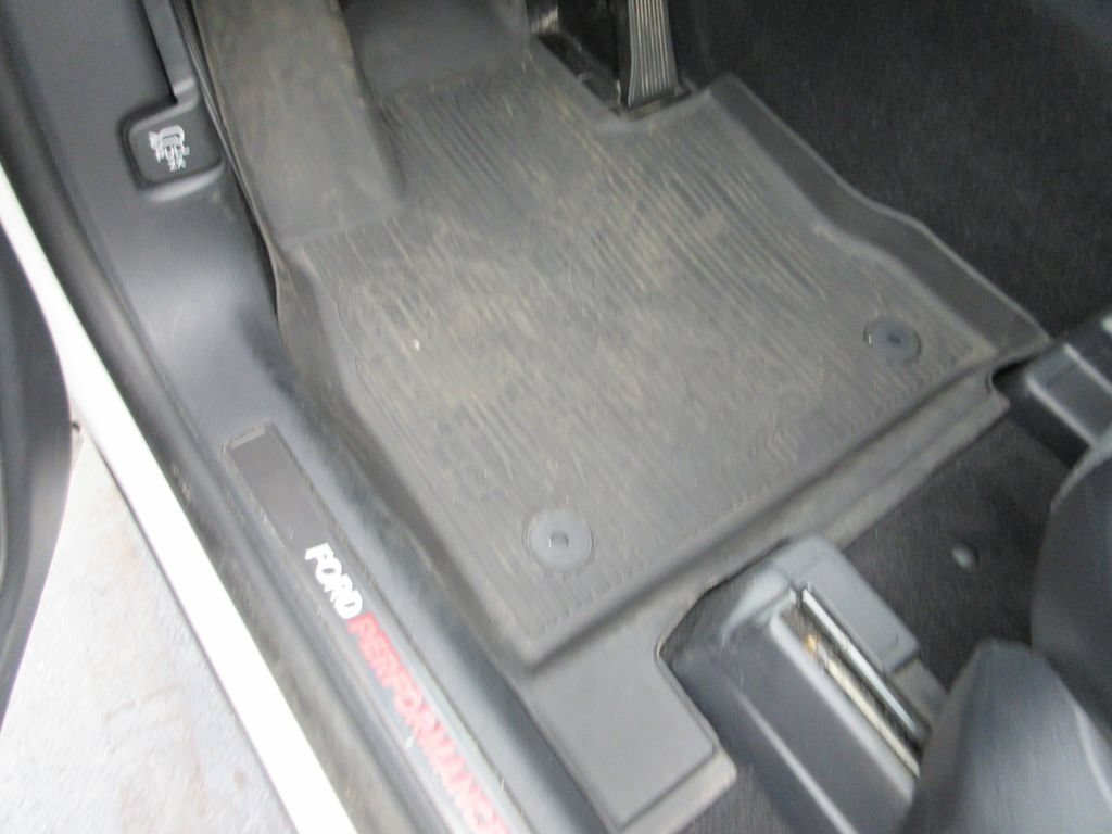Used 2025 Ford Explorer ST AWD/4WD image 31