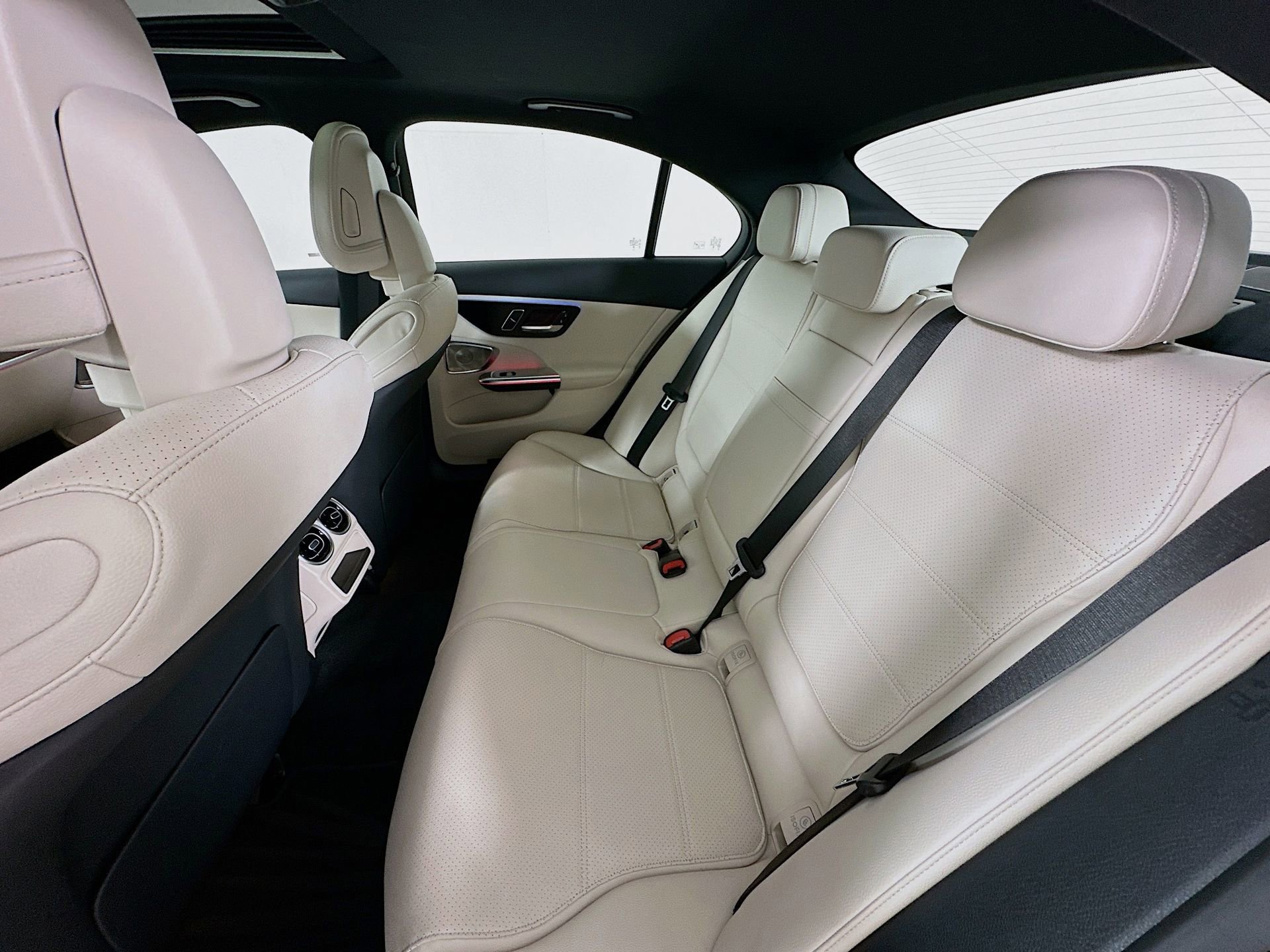 Certified 2025 Mercedes-Benz C 300 Sedan image 27