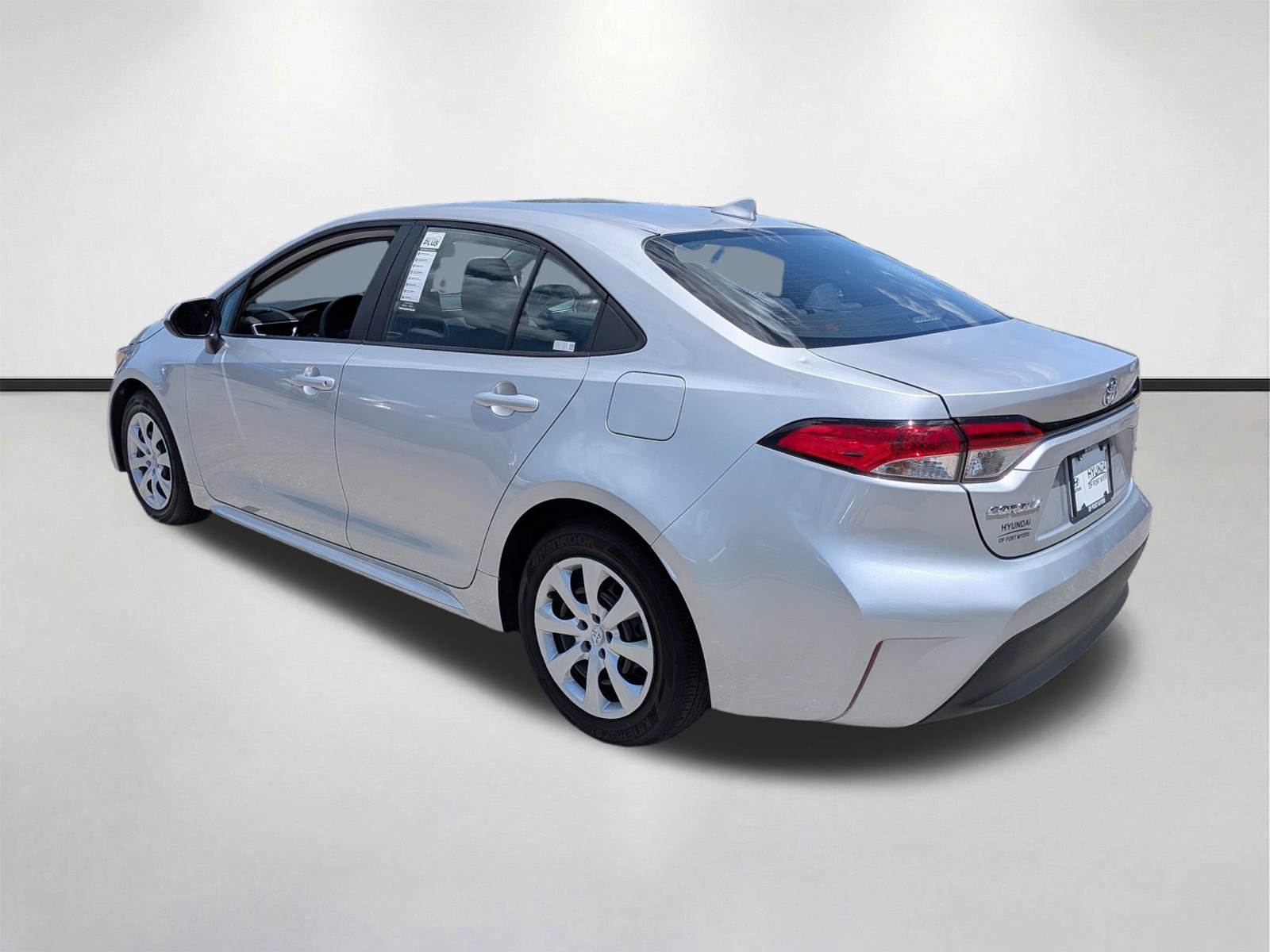 Used 2025 Toyota Corolla LE FWD image 6