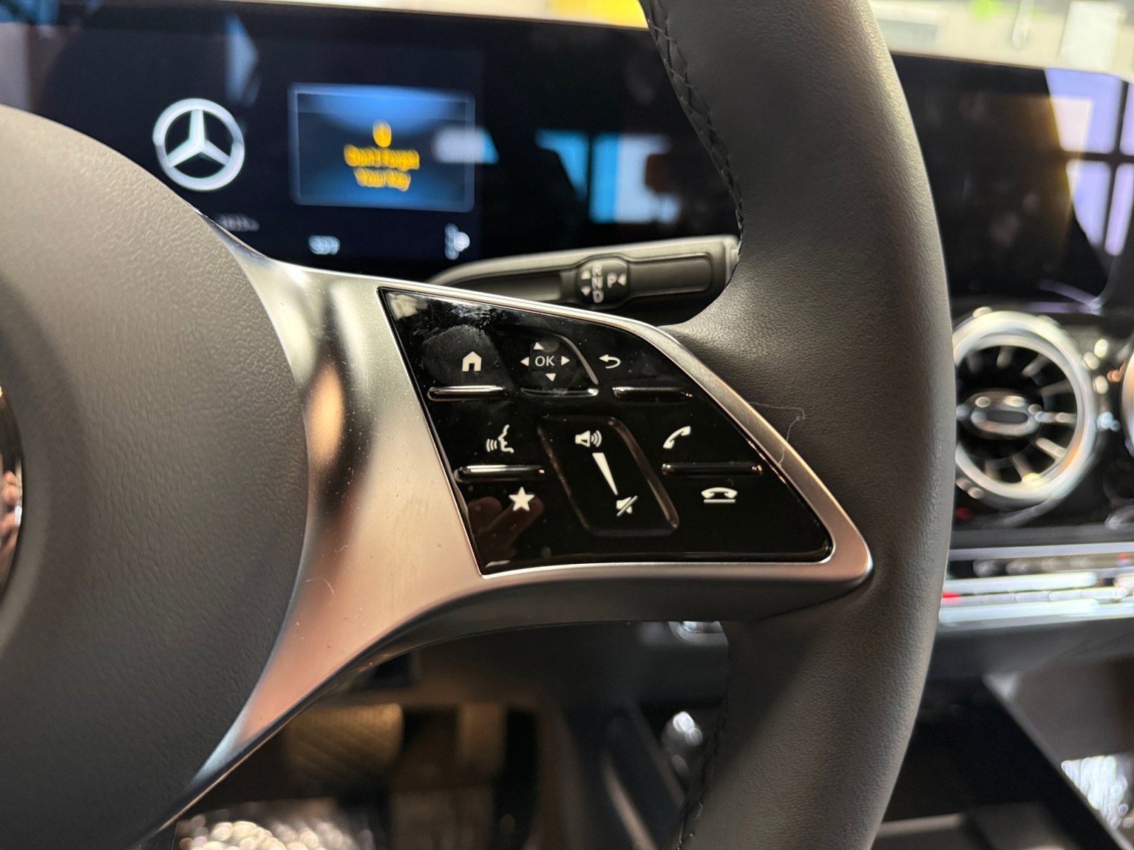 Certified 2025 Mercedes-Benz GLA 250 4MATIC image 31