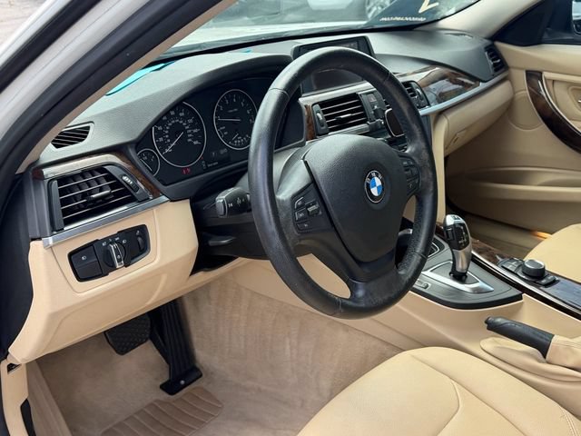Used 2015 BMW 320i Sedan RWD image 12