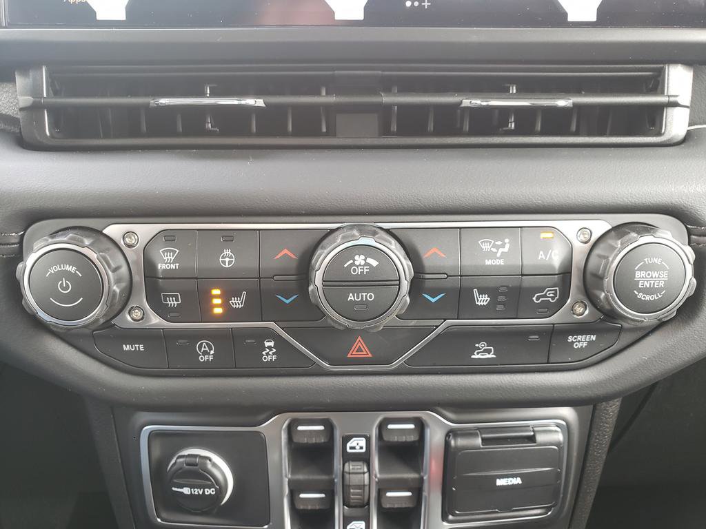 New 2026 Jeep Gladiator Sport AWD/4WD image 18