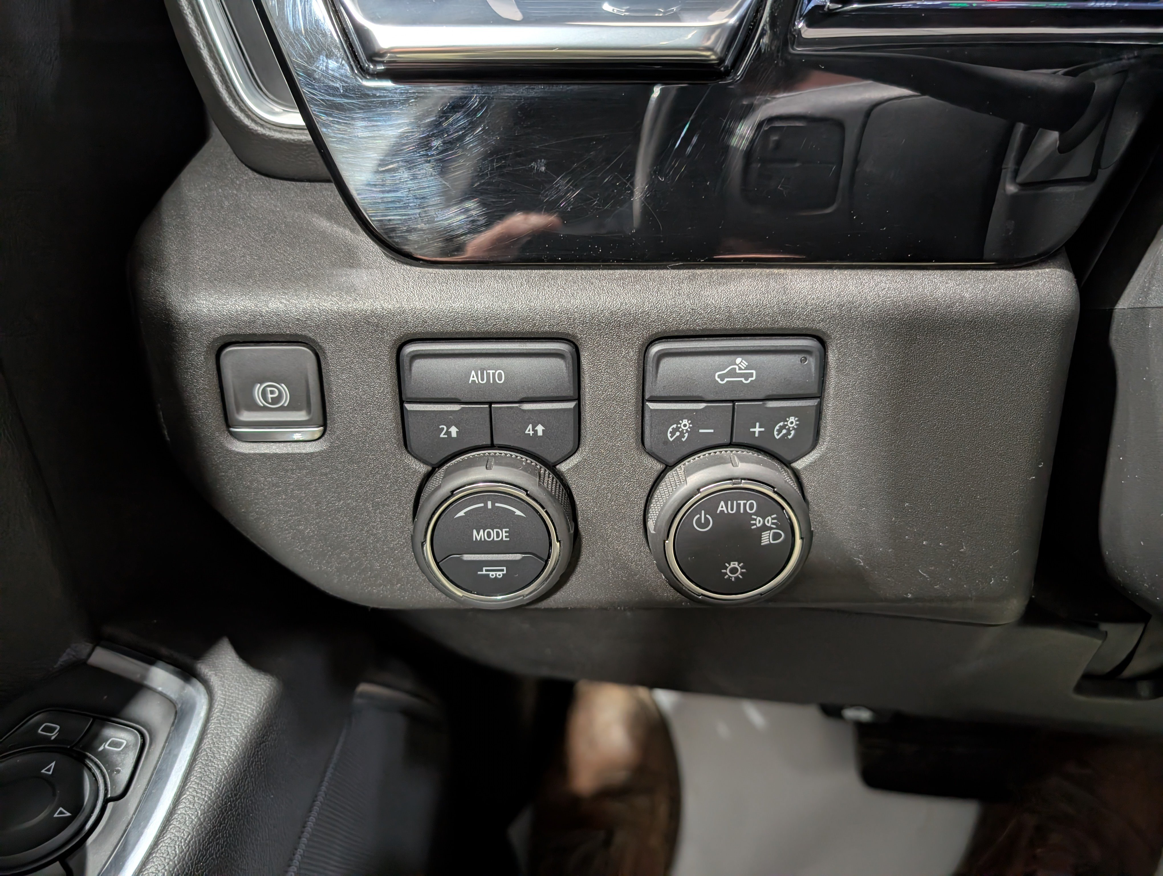 Used 2022 Chevrolet Silverado 1500 LT AWD/4WD image 22