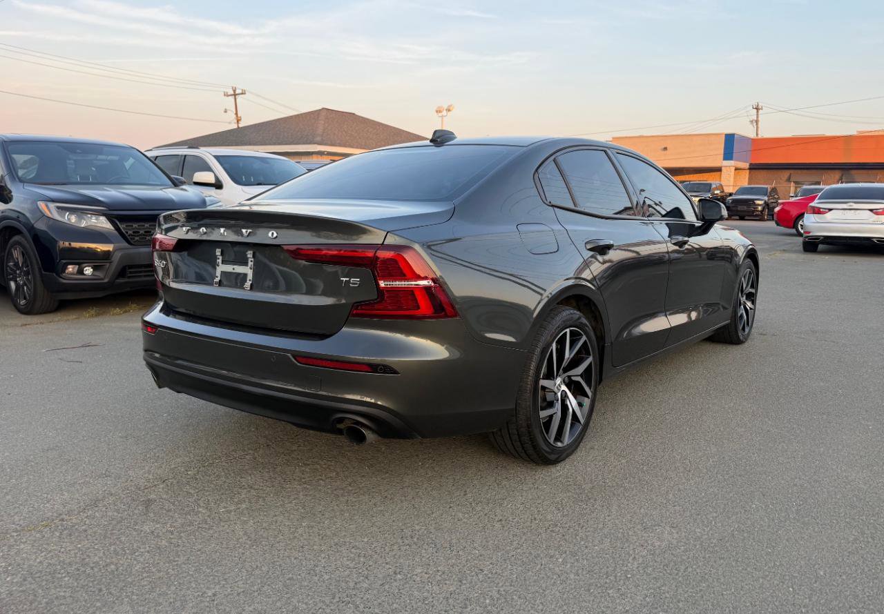 Used 2020 Volvo S60 T5 Momentum FWD image 6