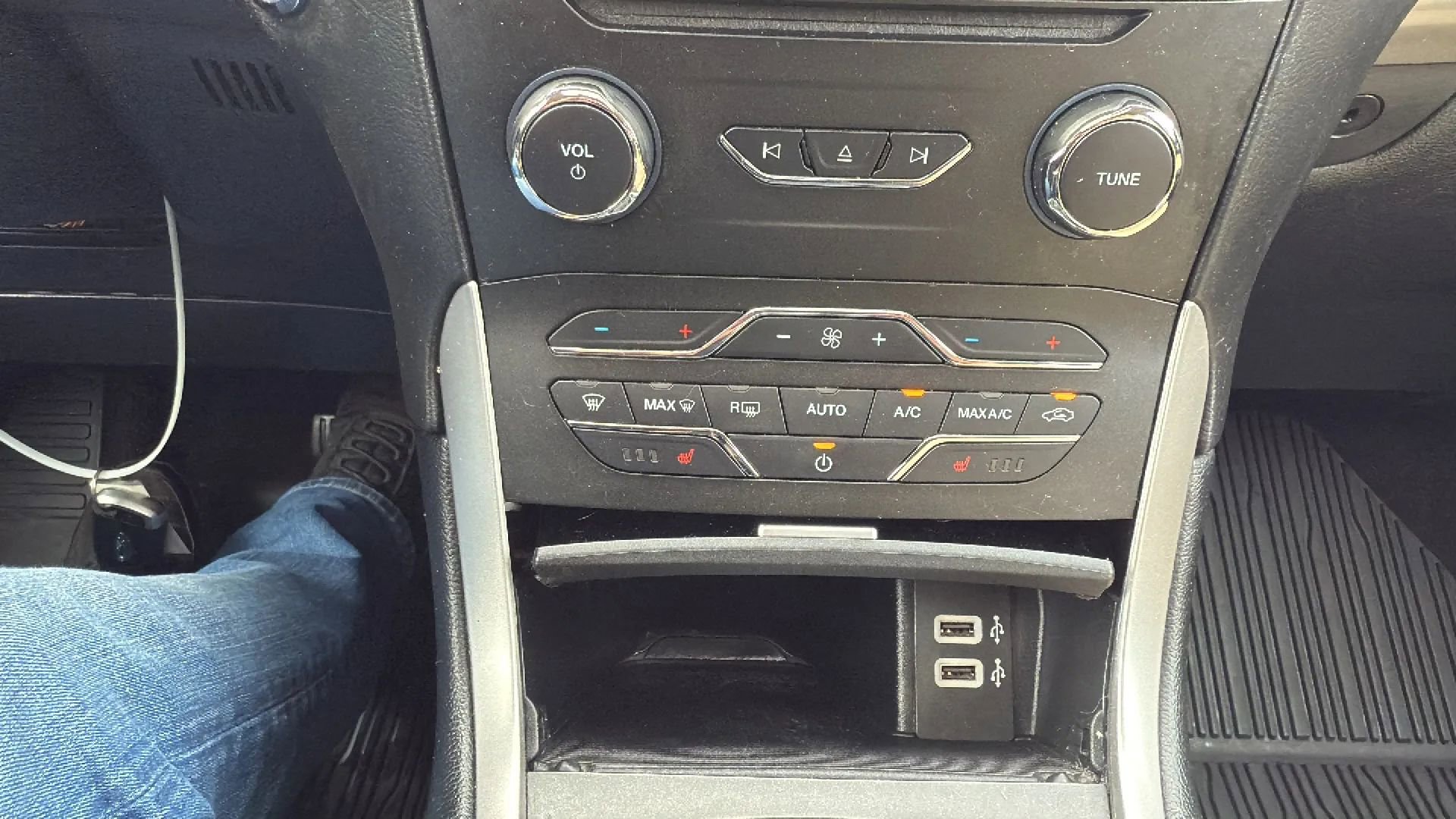 Used 2018 Ford Edge SEL w/ Equipment Group 201A image 19