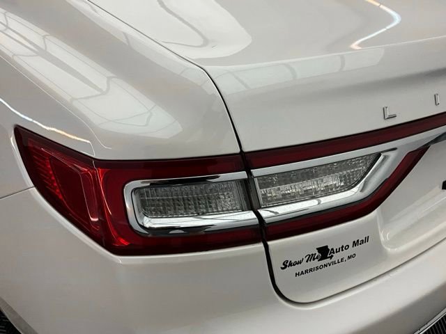Used 2018 Lincoln Continental Reserve w/ Continental Climate Package image 16