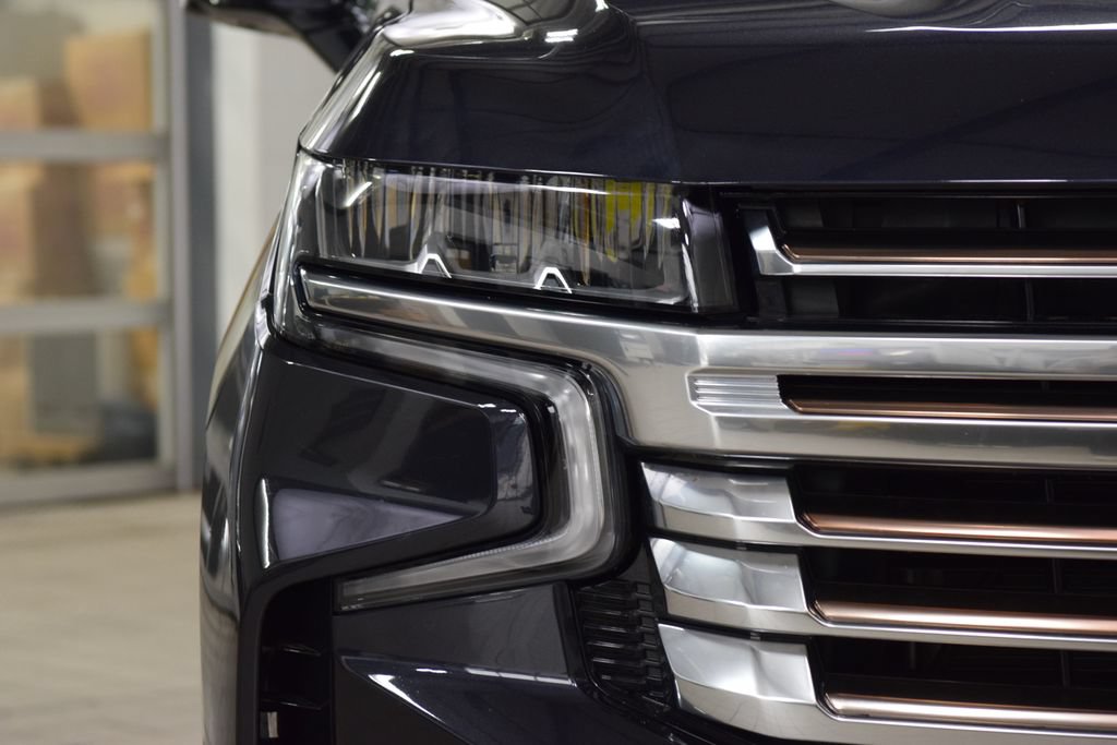 Used 2023 Chevrolet Tahoe High Country AWD/4WD image 12