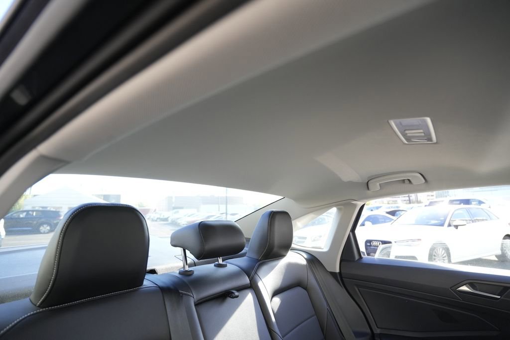 Used 2023 Volkswagen Jetta SE FWD image 30