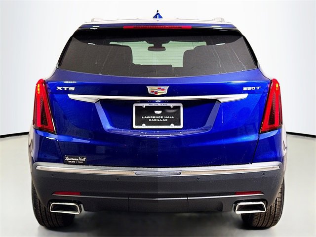 New 2025 Cadillac XT5 Luxury image 4