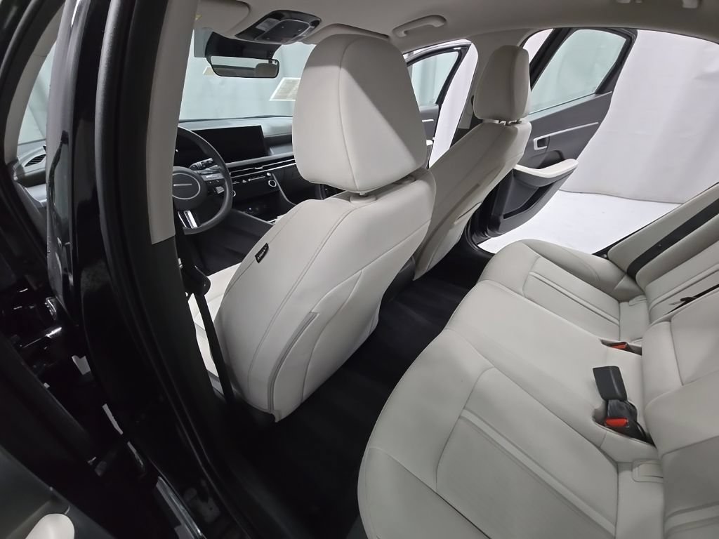 Used 2025 Hyundai Sonata SEL FWD image 17