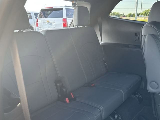 Used 2023 Buick Enclave Premium w/ Experience Buick Package FWD image 17